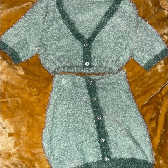 KikitheBrand Maddy Set/ Fuzzy green set - Picture 4 of 4